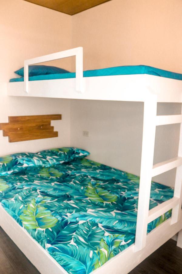 Puffer Isle Resort Dingalan 外观 照片
